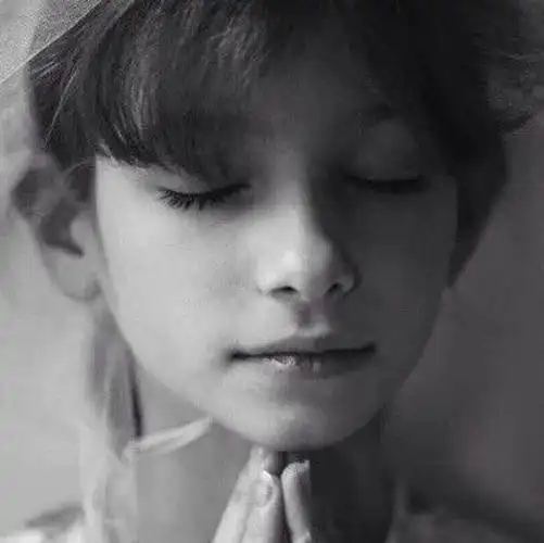 抽烟头像欧美小孩抽烟嚣张头像