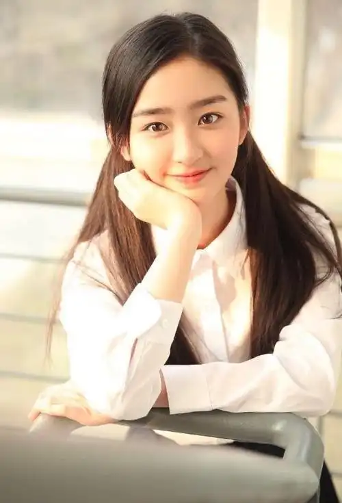 时代峰峻影视部新添三位演员,分别是 邓恩 熙,李俊濠rimiko,蔡乙嘉