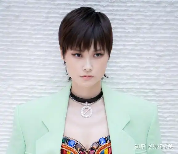 默默红了16年李宇春到底凭什么