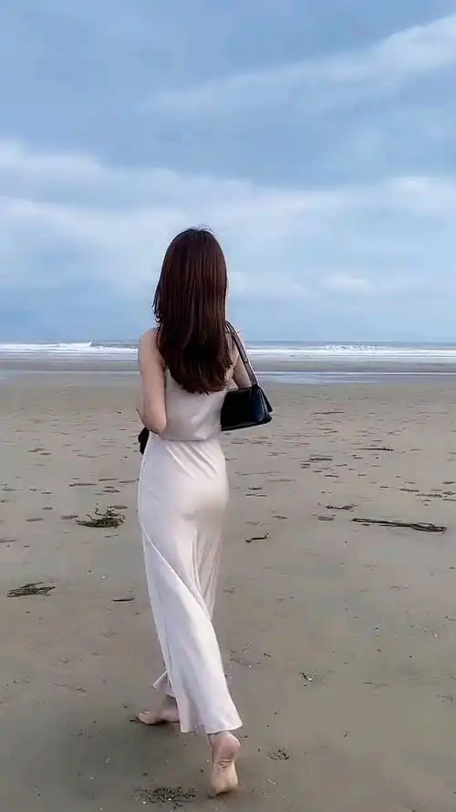 一流的身材一流的背影一流的步姿