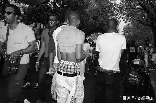 《这就是街舞》王一博sagging风裤子是对街舞文化最独特的诠释