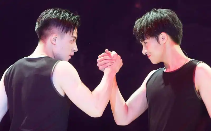 伍嘉成谷嘉诚x玖少年团嘉成兄弟男男双人探戈tango