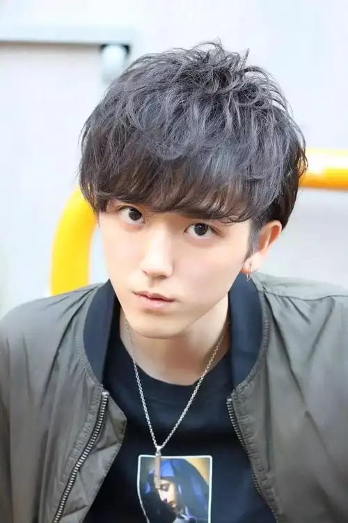 全日本最帅男大学生竟是这种水平?直到我看到第2,3名