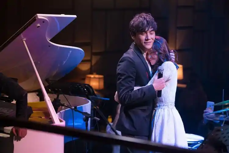 话题: 都说伊能静有旺夫体质,婚后的秦昊日子过得多兴旺?