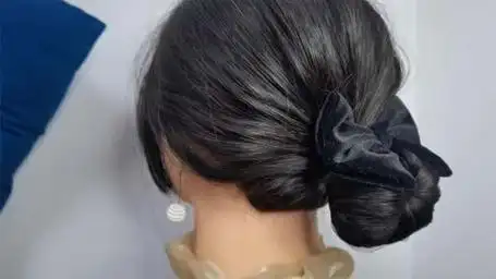 上班族很适合的一款扎发,温柔干练发型随意切换,实用受欢迎