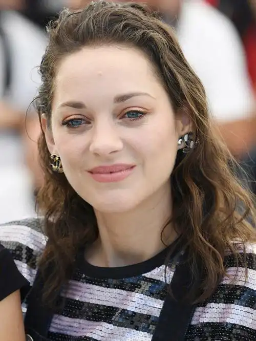 这届戛纳电影节法国著名女演员老中青三代