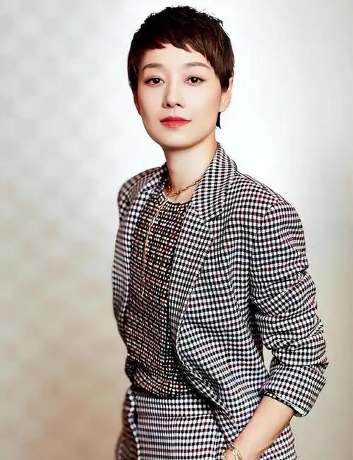 刘涛马伊琍撞衫,年龄差距下的风格对比|短发|发型|西装_网易订阅