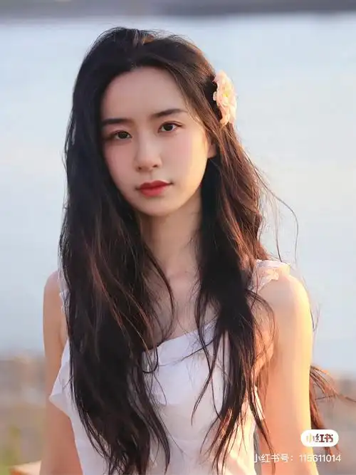 业余p图素材来自于这位小姐姐肥喵君