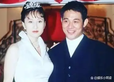 这两个孩子真的受到了李连杰非常的宠爱.他不仅让8.