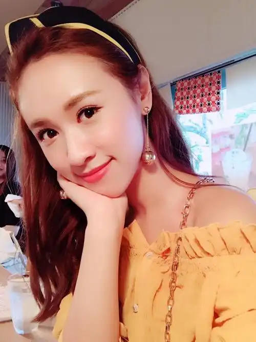 吴姗儒分享夏季整天都香香的秘诀 香水喷在这边更持久