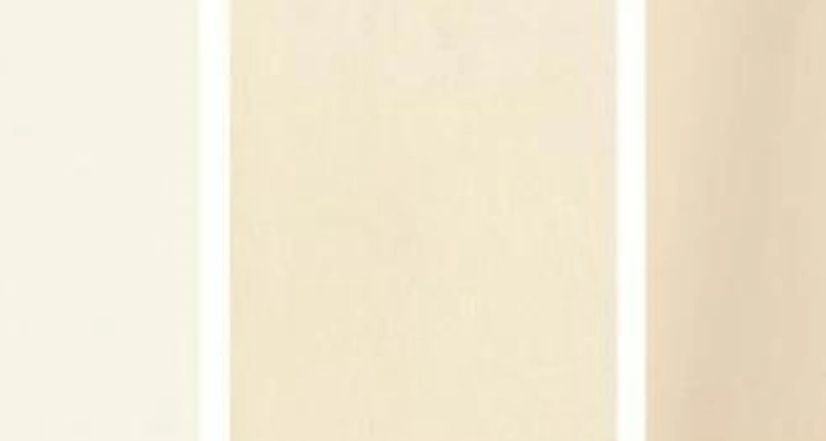 米白色与纯白色对比