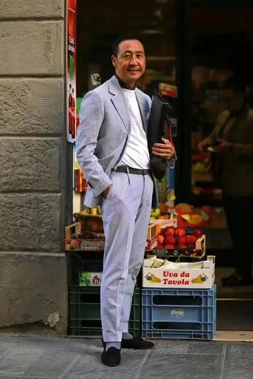 男人过了50岁后,尽量远离这3种"老头色",另外几种衬肤又减龄