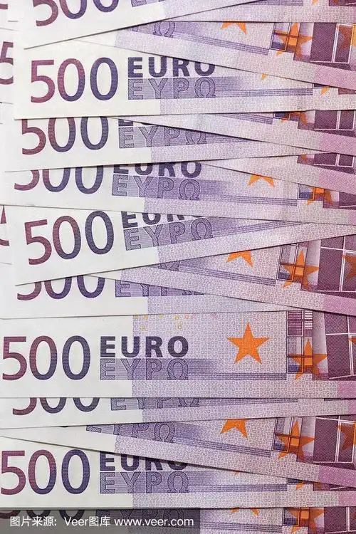 一堆500欧元的钞票