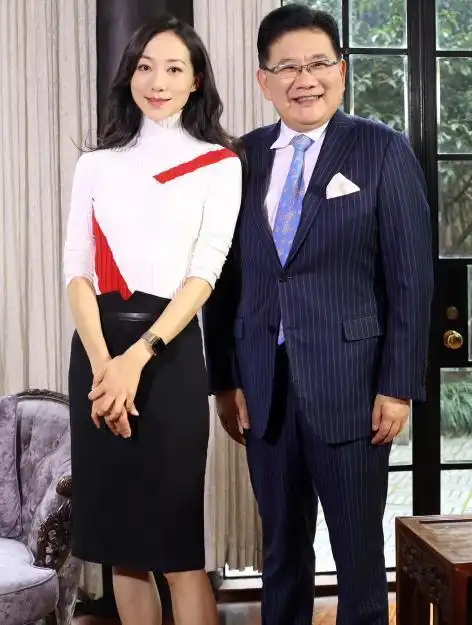 韩雪从不提起父亲,生父的身份被扒出,网友:原来是大名鼎鼎的他