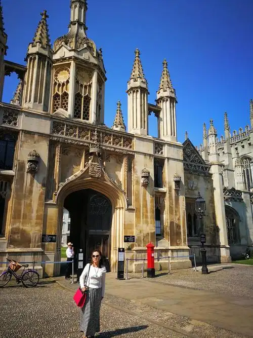 剑桥大学校门