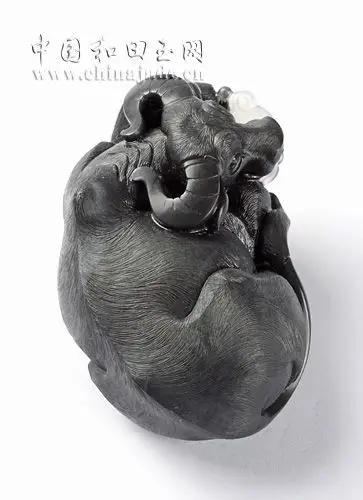 墨玉籽料把件一定牛