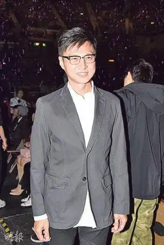 结婚10年收倪震心意卡 周慧敏:时刻在身边最重要