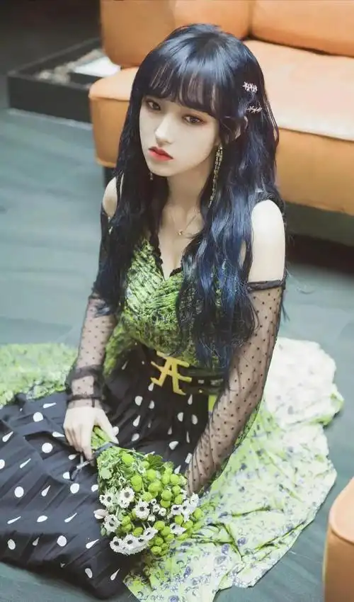 美女明星程潇高清写真美图眸含秋水顾盼生辉