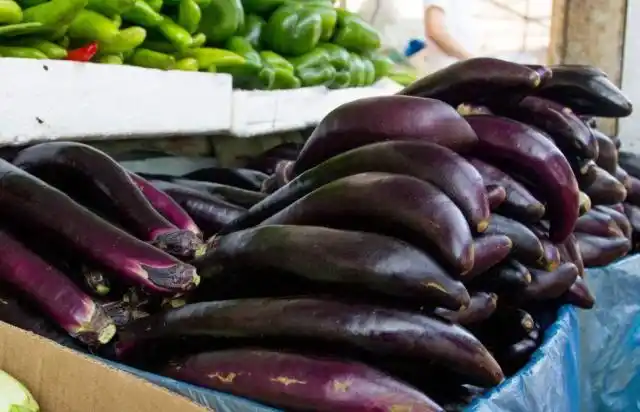 挑选茄子时,买直的好还是弯的好?其中"猫腻"不得不知!