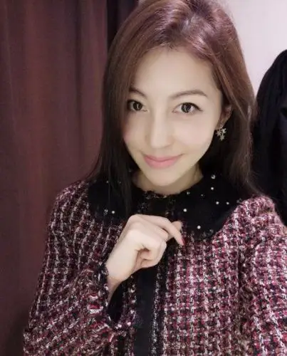 该剧的演员姚晨(前夫凌潇肃),买红妹(前夫孙楠),王自健(前妻黄雅静)