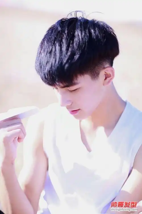 帅哥宋威龙最新照片