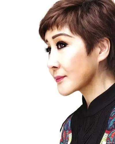 旧爱首度披露李小龙逝世细节 头痛睡觉后长眠