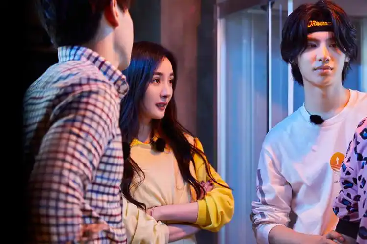 《密室大逃脱2》杨幂邓伦携密逃团首探密逃大厦_综艺要闻_娱乐频道