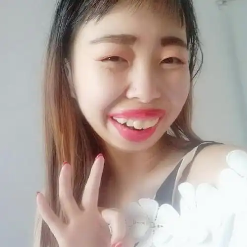 火遍全网的"丑女"嘟嘟姐,携"美貌"强势回归,网友:整容了?