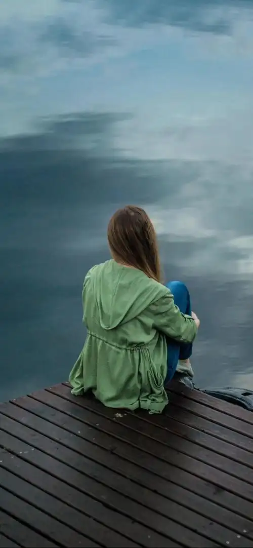女孩的孤独背影,锁屏图片,高清手机壁纸,非主流-回车桌面