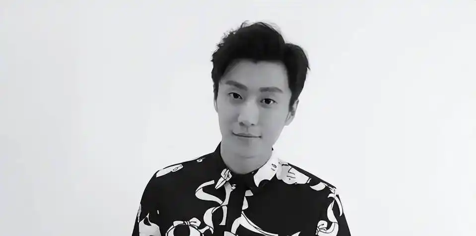 更恶心的是,还有人说乔任梁是被母亲的面相克死的.