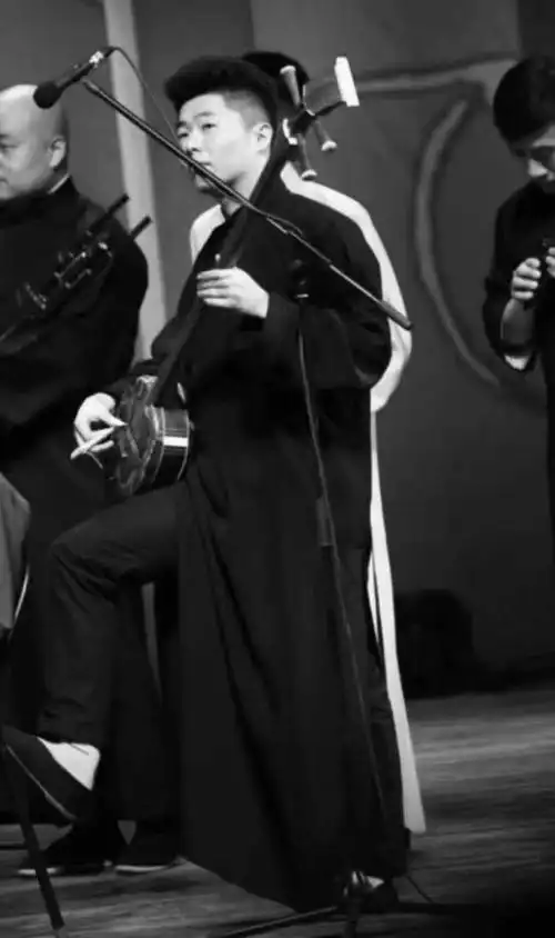 有没有德云社成员很霸气的黑白图片