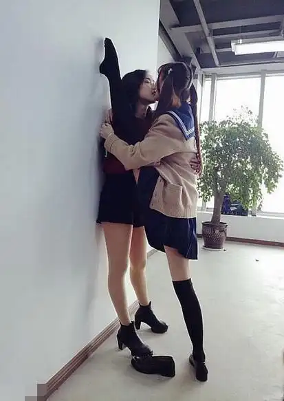 内涵图片美女壁咚