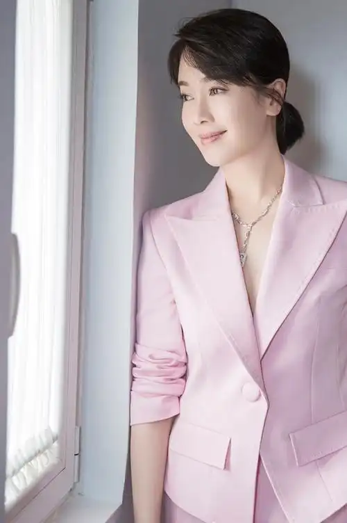 封面人物左小青再一次爱上表演