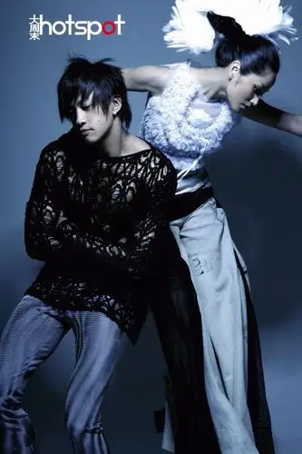 何润东瞿颖另类婚纱写真_婚饰馆_珠宝之家