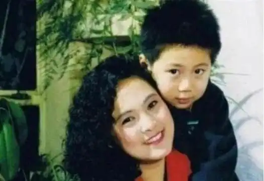 演员郭凯敏:二婚娶尤勇前妻,如今儿子成他的骄傲