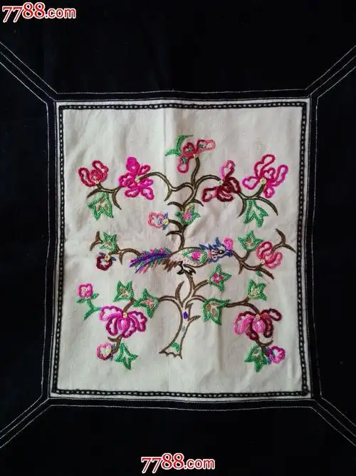 民国时期满族刺绣——花鸟纹幔套