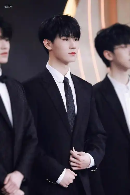 好期待11·10号的张真源赞你的回应回应请先登录, 或注册