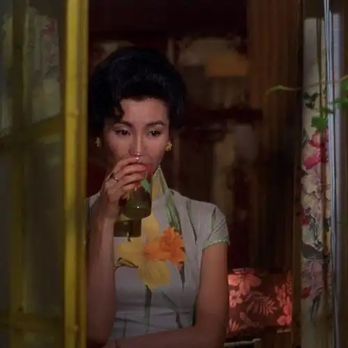 花样年华里张曼玉身着旗袍尽显东方美