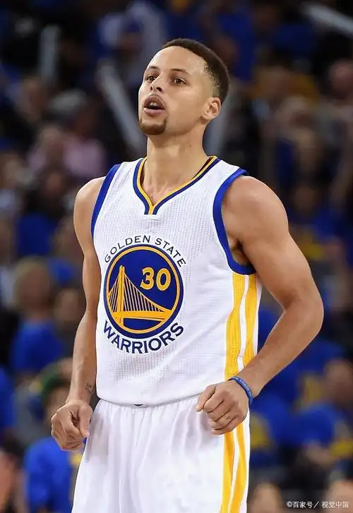 坚决不变,勇士将保留现有阵容,库里表达满意