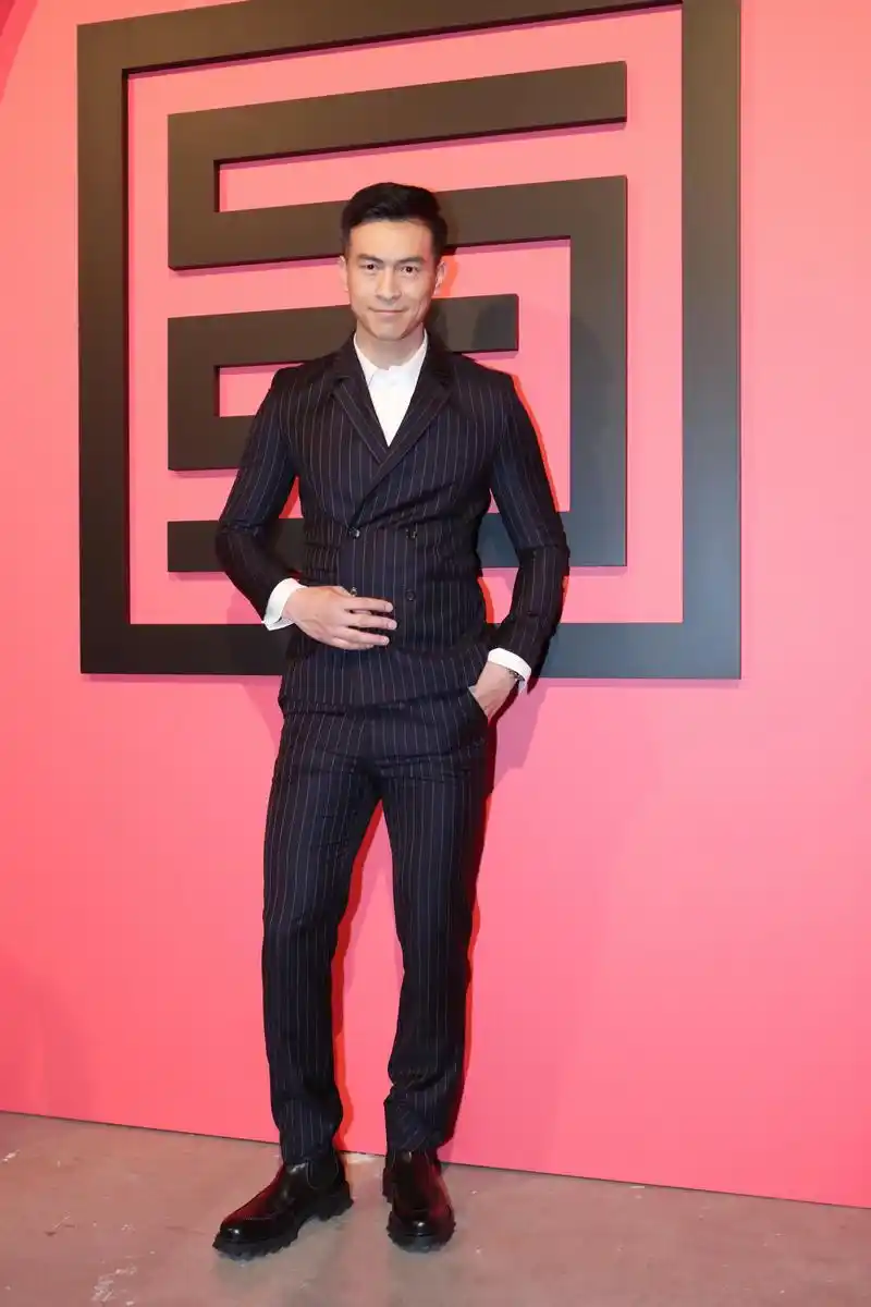 继纽约时装周后的巴黎之行,纪焕博被赞誉"2018国际时装周"