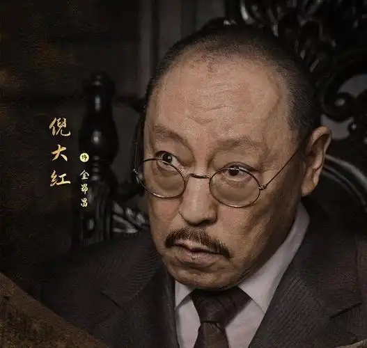 倪大红,在多部电视剧和电影中有着精彩的表现,在《新三国》中饰演的