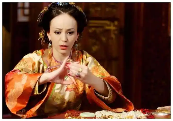 韦春花身处青楼明知生孩子会毁前途为何还要坚持活的很现实