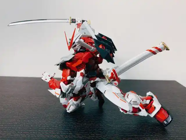 拼装hirm红异端金属骨架这可动性很强pose练习的好伙伴