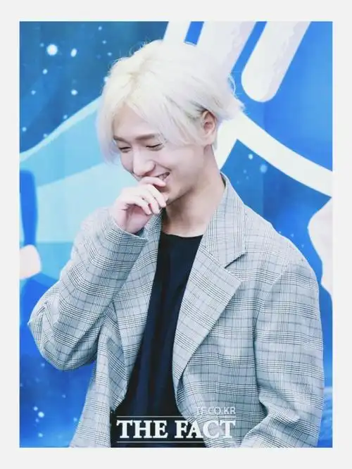 白毛简直帅到飞起