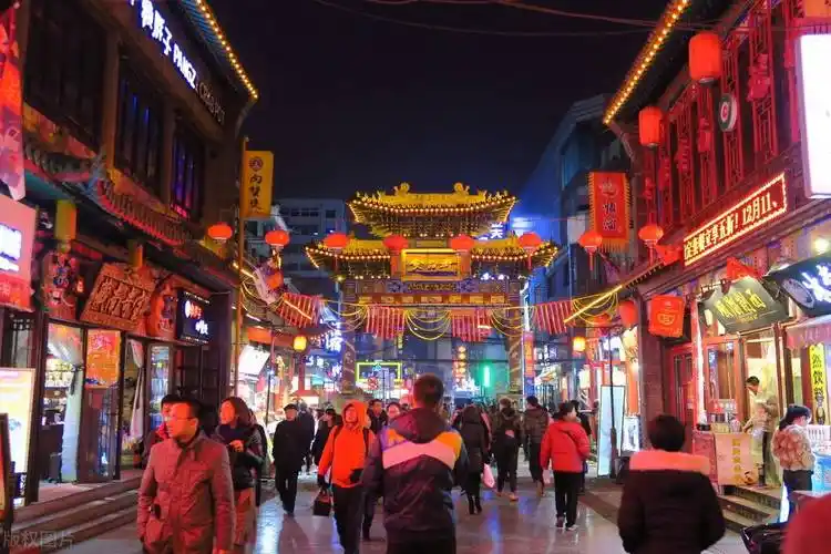 太原步行街美食攻略(太原市区步行街的地方)