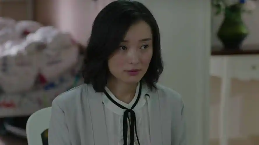 《我的前半生》凌玲陪婆婆去医院复查胳膊,在妇产科看见陈俊生_贺涵