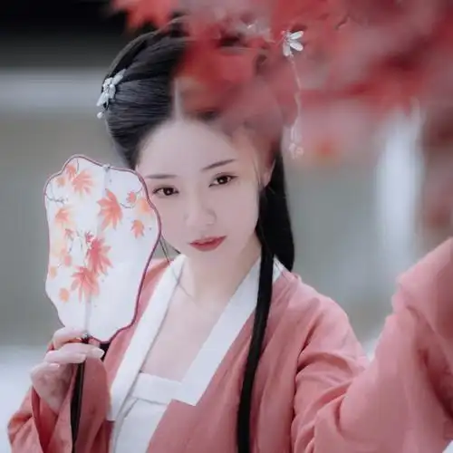 世人谓我恋长安,其实只恋长安某."秦软玉の自截汉服女头/古风头像