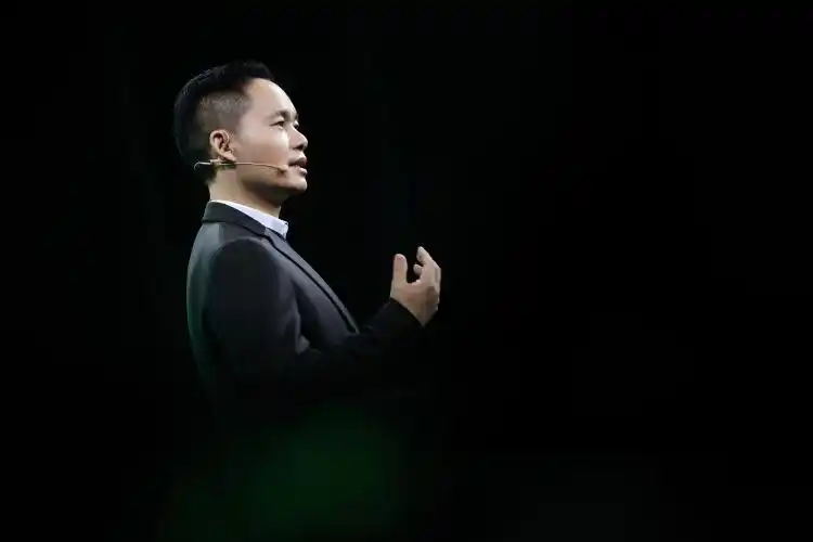 从 oppo 到小天才手表,背后的教父段永平