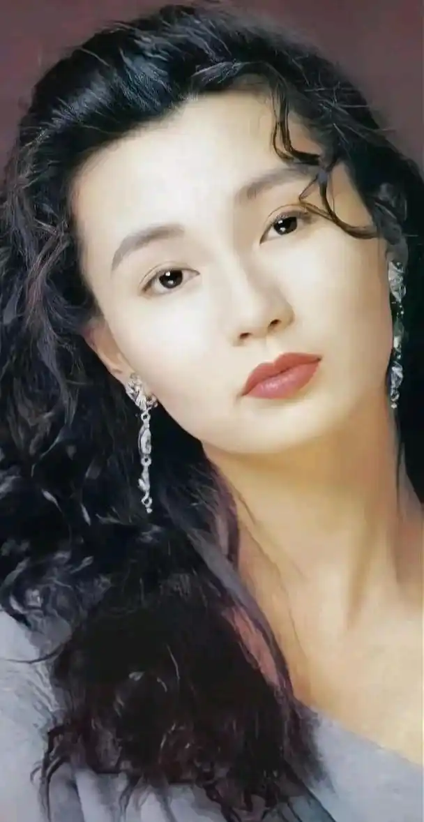 女神张曼玉的美难以复刻气质出众风采依旧