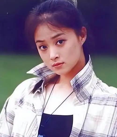 微胖天花板41岁前凸后翘的蒋欣身材就是她最好的武器